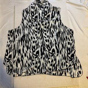 Michel Studio Black and White Patterned Blouse